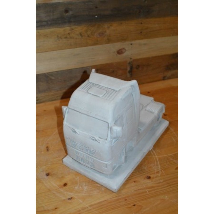 Decoratief betonnen vrachtwagen tuinbeeld met patina afwerking – geschikt voor binnen en buiten-3