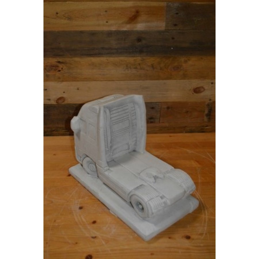 Decoratief betonnen vrachtwagen tuinbeeld met patina afwerking – geschikt voor binnen en buiten-4