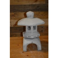 thumb-Betonnen Japans huisje op poten – decoratief tuinbeeld voor bij vijver of tuinpad-2