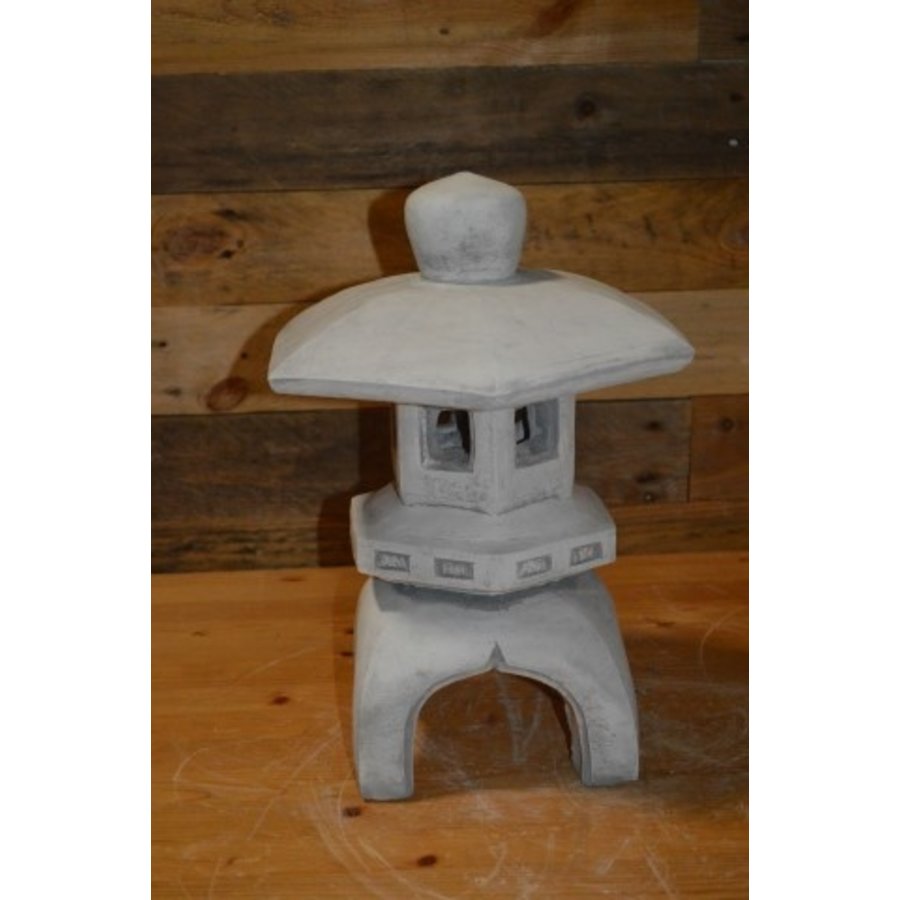 Betonnen Japans huisje op poten – decoratief tuinbeeld voor bij vijver of tuinpad-2