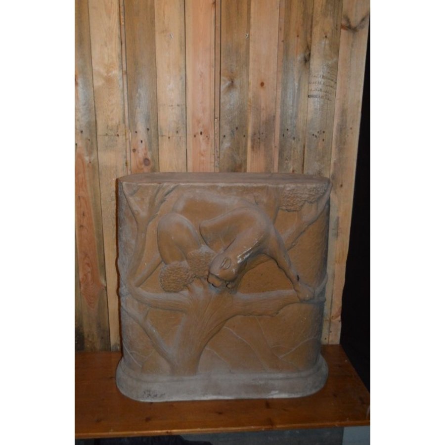 Decoratieve kunststof zuil met poema in boom tuinbeeld-1