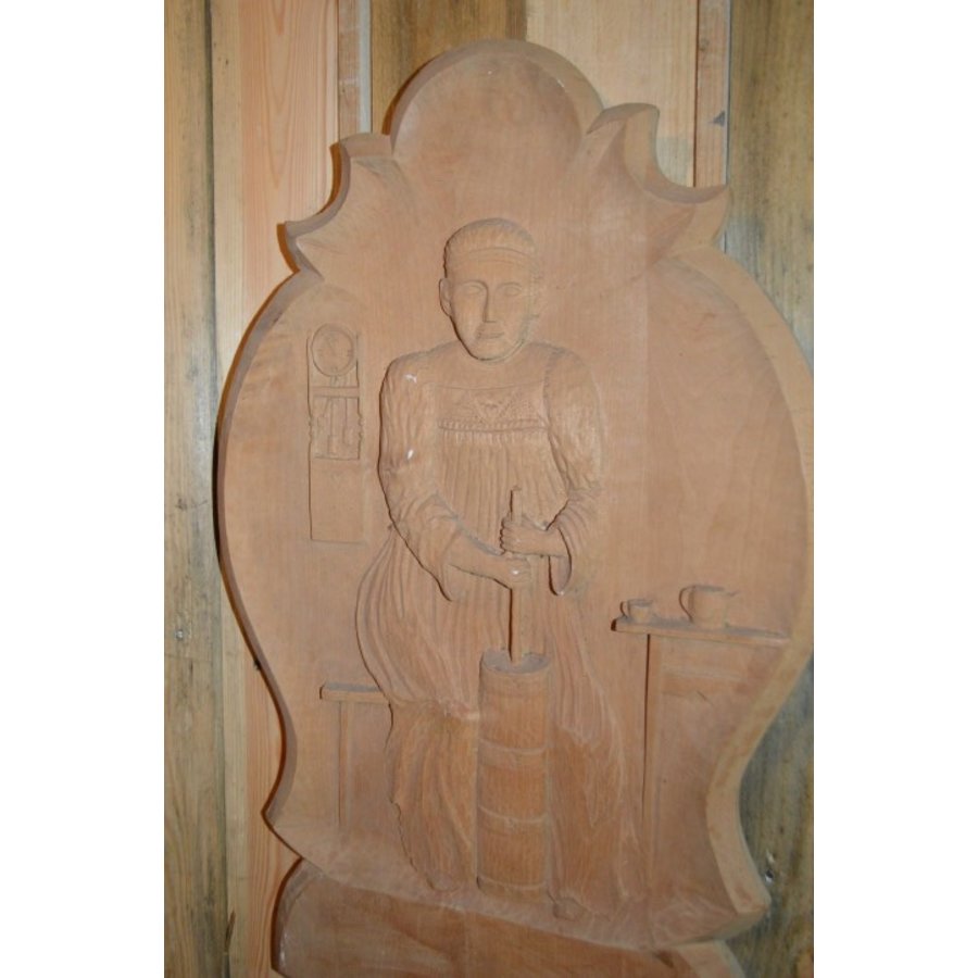 Houten wandbord vrouw karnend in karnton keuken decoratie-2