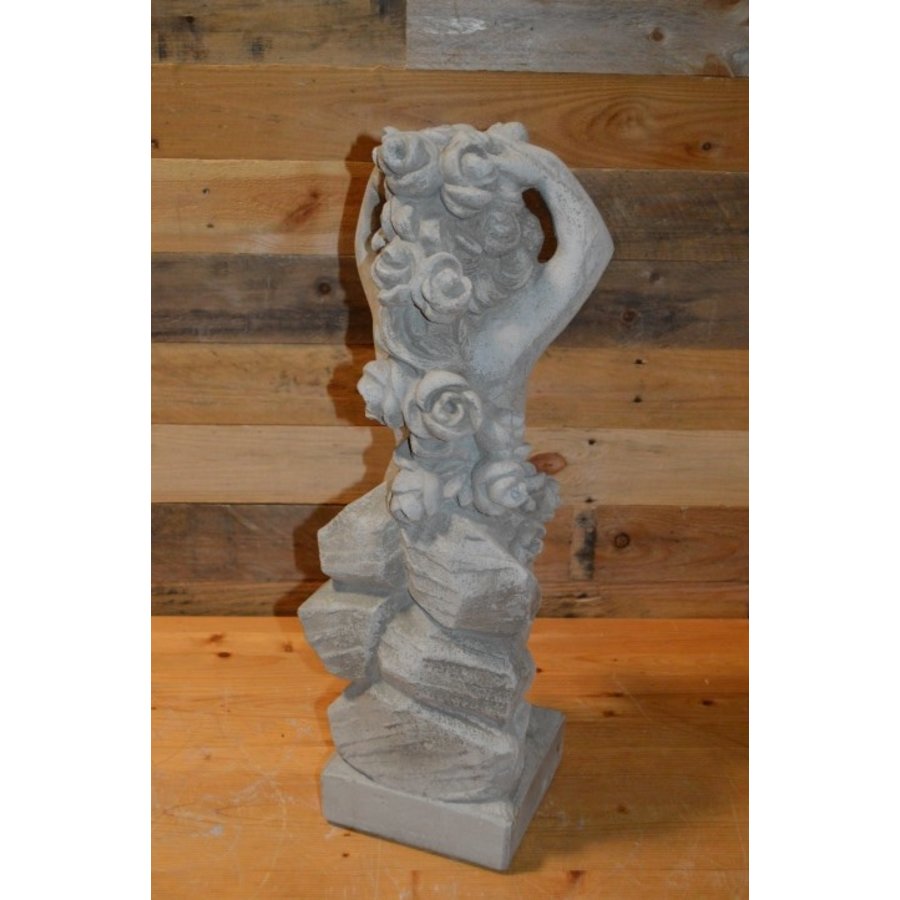 Betonnen beeld jonge man jaargetijde lente tuinbeeld-3