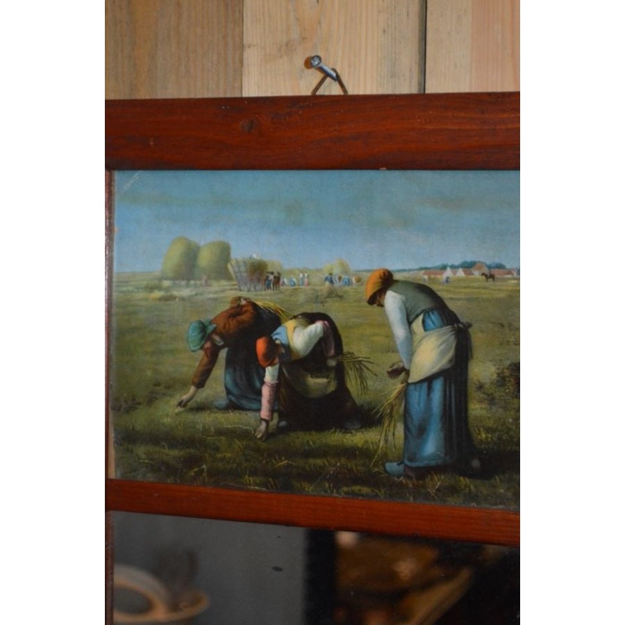 Spiegel met afbeeldingen van arbeiders op het veld-2