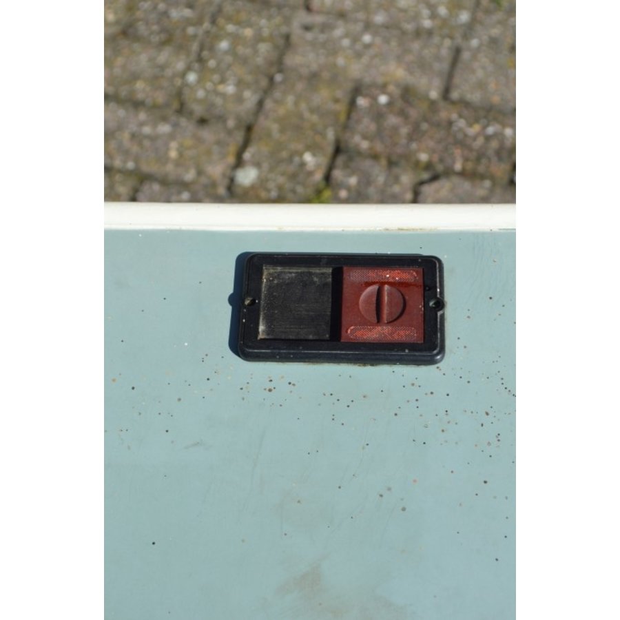 Vintage houten schooltafeltje met stoeltje en inktpot houder-3