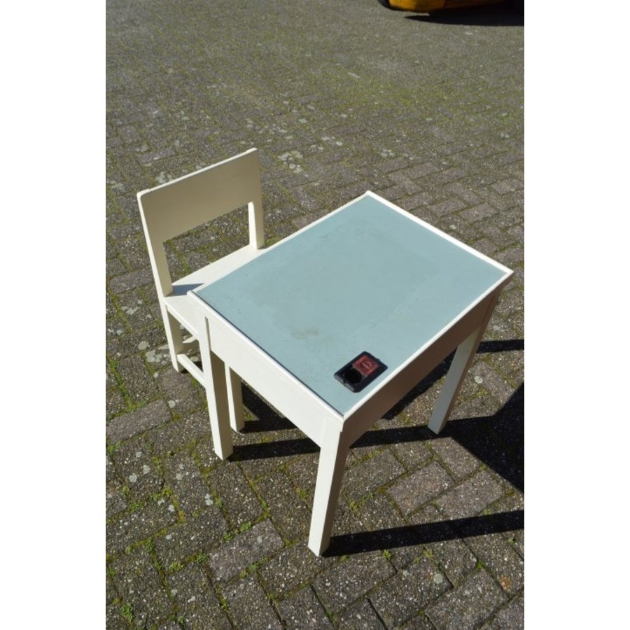 Vintage houten schooltafeltje met stoeltje en inktpot houder-5