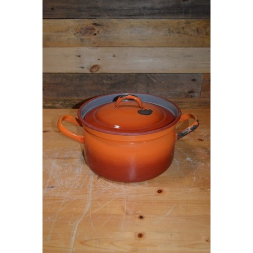 Vintage oranje geëmailleerde soeppan 