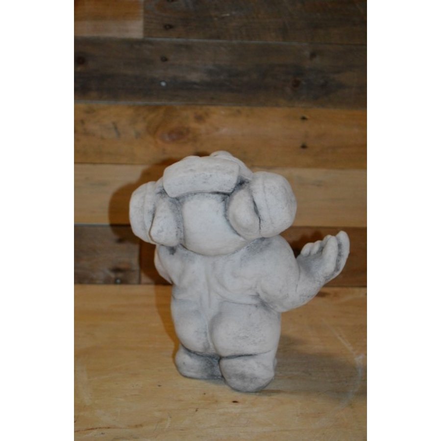 Diskjockey swingende en zingende trol met koptelefoon-3