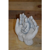 thumb-Shiva in beschermende handen van beton-3