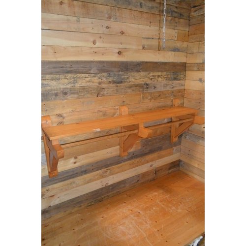 Houten kapstok met hoedenplank 