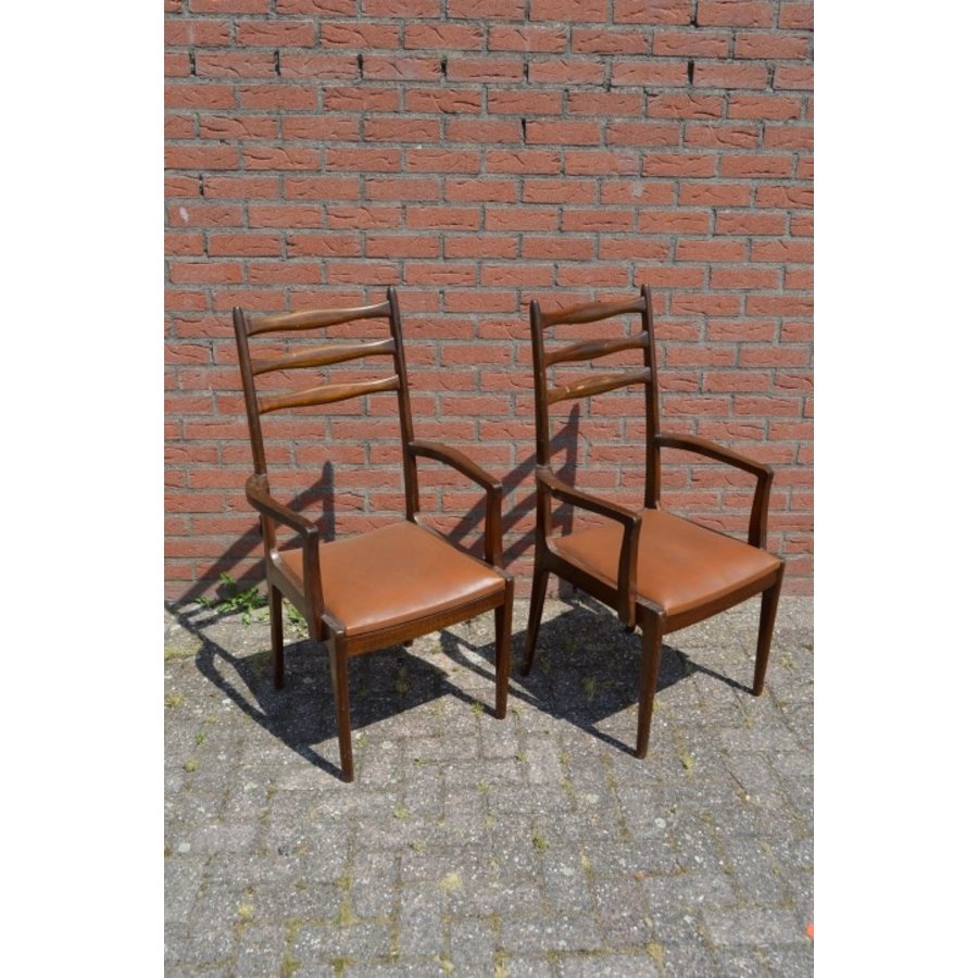 Twee vintage design mahonie houten armstoelen met leren zitting-1