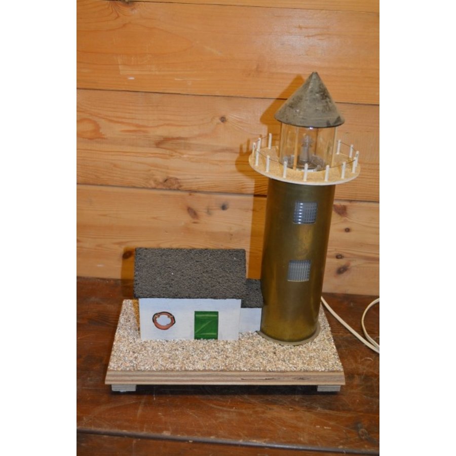 Unieke vuurtoren met lampje van koperen kanonskogel huls-3