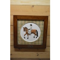 thumb-Set van twee tegelschilderijtjes “Kokkina du Mossel” met man en vrouw te paard-2