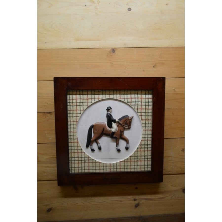 Set van twee tegelschilderijtjes “Kokkina du Mossel” met man en vrouw te paard-4