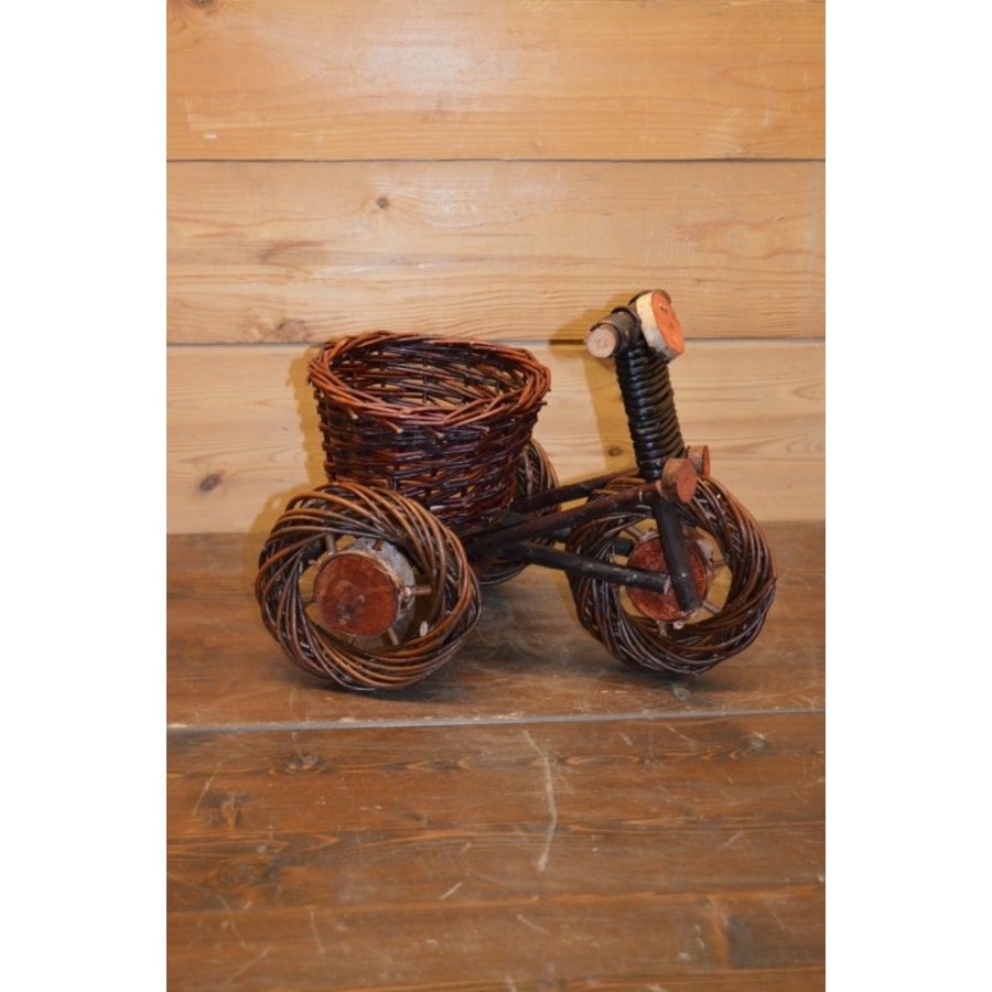 Decoratieve driewieler van wilgentenen met plantenbakje-2