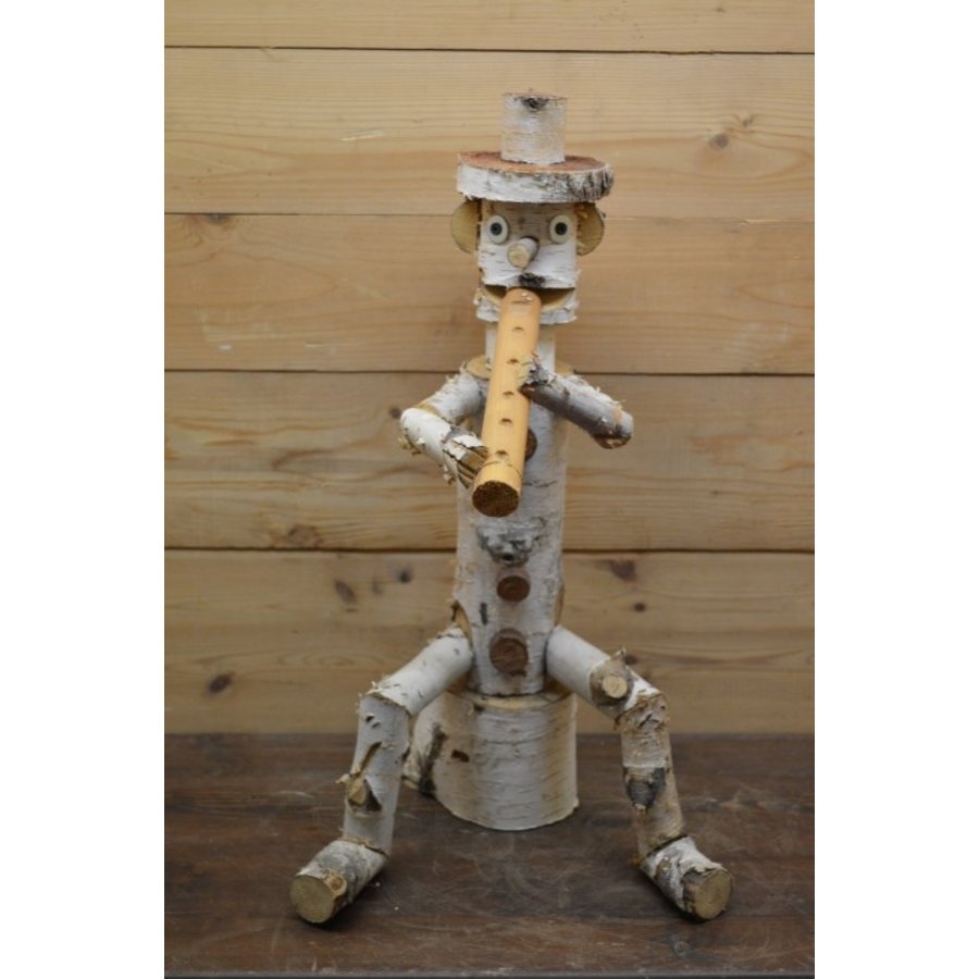 Decoratief mannetje van berkenhout met blokfluit-2