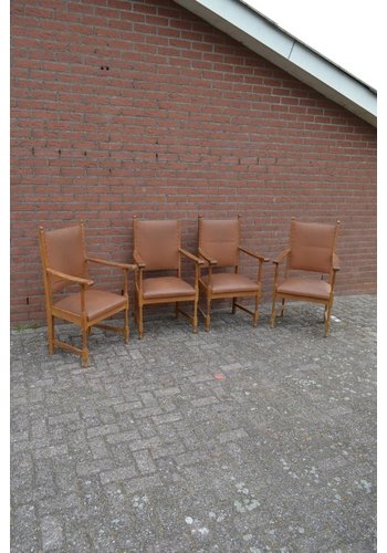 Eiken armstoelen met leer 