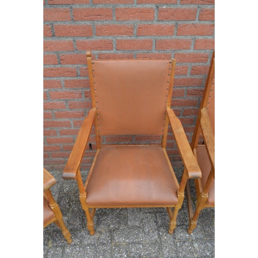 Set van 4 massief eiken stoelen met armleuningen en bruin leren bekleding-4