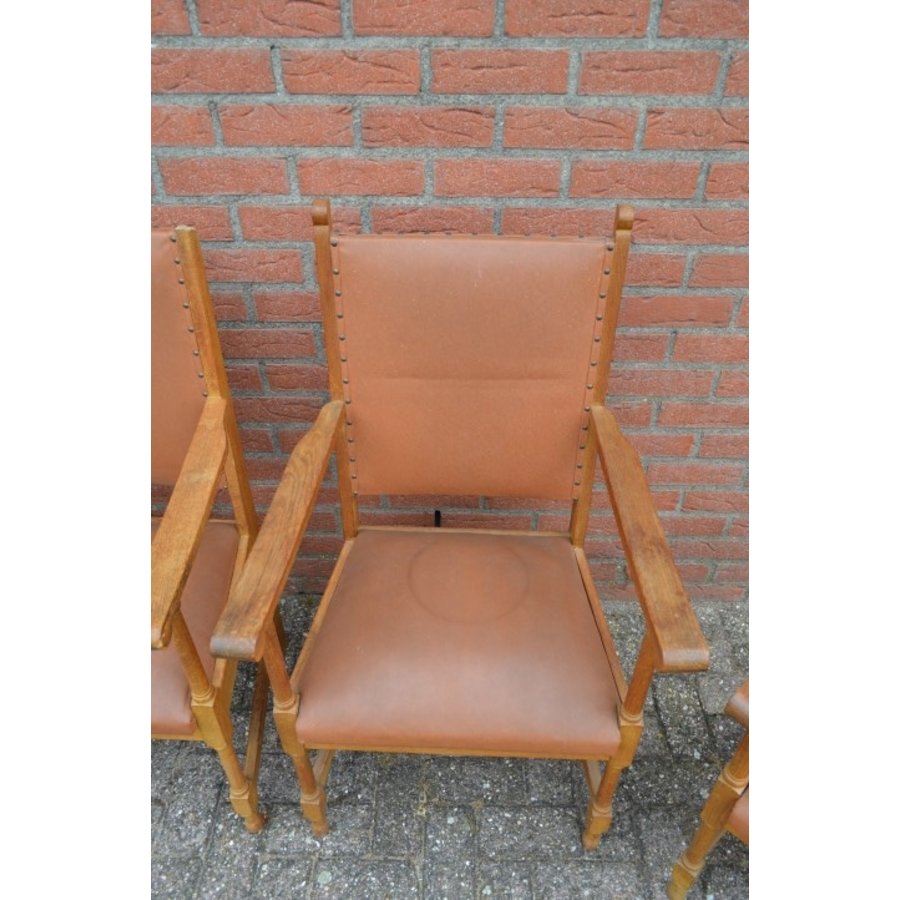 Set van 4 massief eiken stoelen met armleuningen en bruin leren bekleding-6