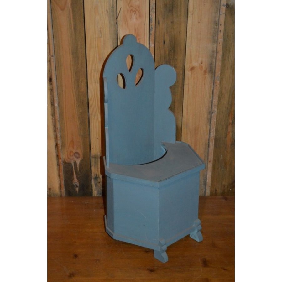 Hindeloopen model stoeltje met wieltjes voor poppen-1