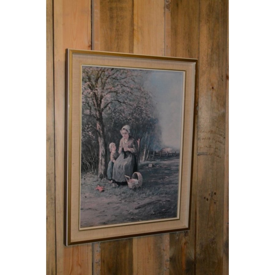 Poster van moeder en dochter in landschap in vintage lijst-1