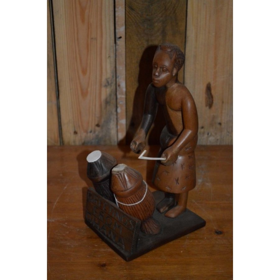 Authentiek houten beeldje trommelaar uit Ghana-1