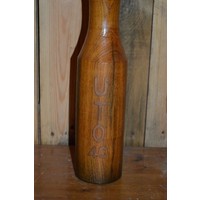 thumb-Decoratieve eikenhouten kegel met roodkoperen letters UTO 40-2