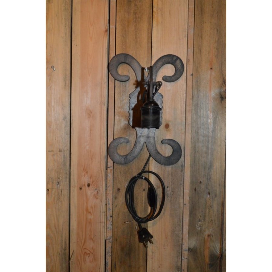 Landelijke smeedijzeren wandlamp zonder kap-2