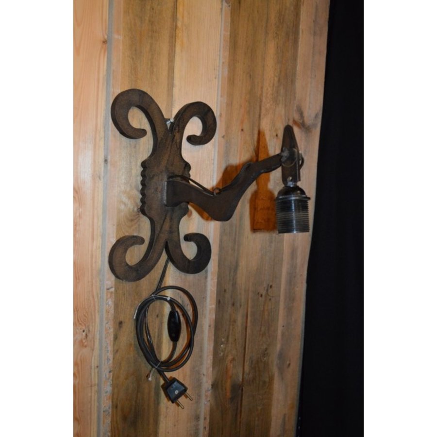 Landelijke smeedijzeren wandlamp zonder kap-1