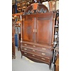 LoodsVol, Tweedehands Antiek kabinet circa 1900 met kuif en klauwpoten