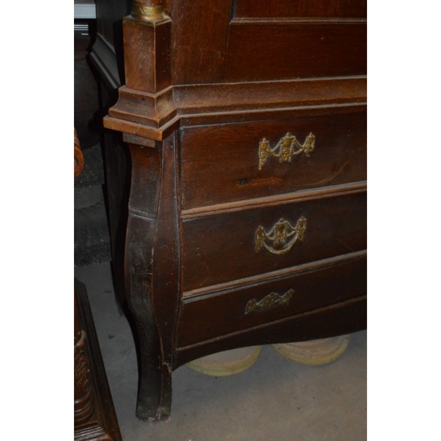 Antiek kabinet rond 1900 met grote kuif, klauwpoten en veel bergruimte-3