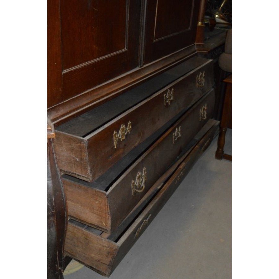 Antiek kabinet rond 1900 met grote kuif, klauwpoten en veel bergruimte-4