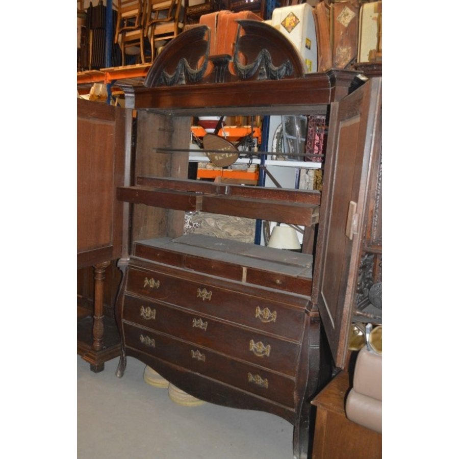 Antiek kabinet rond 1900 met grote kuif, klauwpoten en veel bergruimte-5