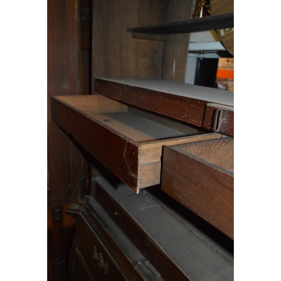 Antiek kabinet circa 1900 met kuif en klauwpoten-6