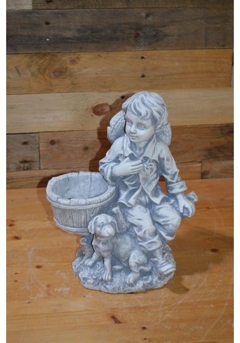 Betonnen beeld Jongetje met hond plantenbakje 