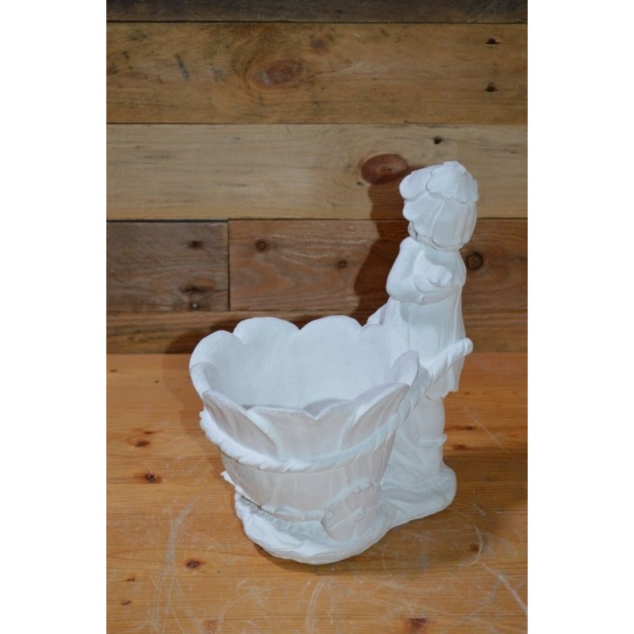 Betonnen beeld elfje met bloemenwagentje plantenbakje-3