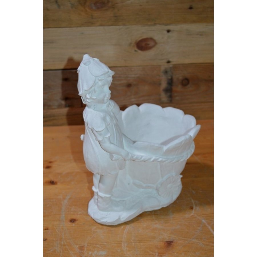 Betonnen beeld elfje met bloemenwagentje plantenbakje-4