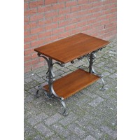 thumb-Vintage bijzettafeltje – sierlijk metalen onderstel met donker eiken bladen-1