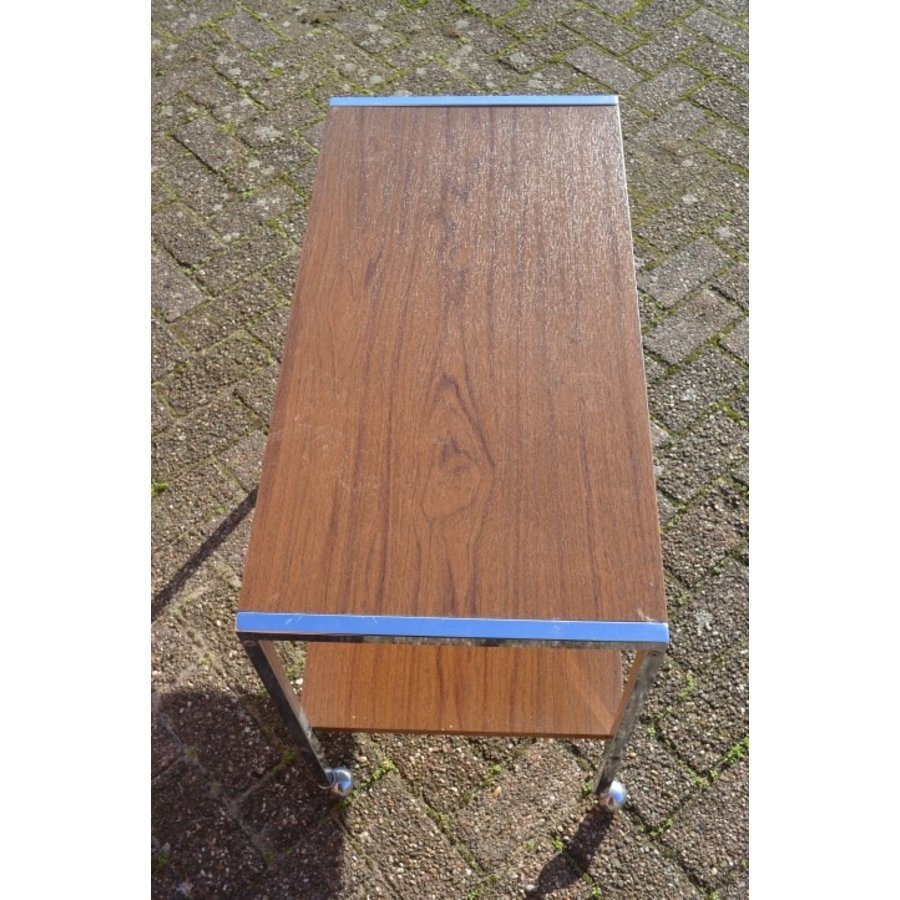 Vintage Mid Century trolley – Duitse bijzettafel op wielen met walnoot fineer-4