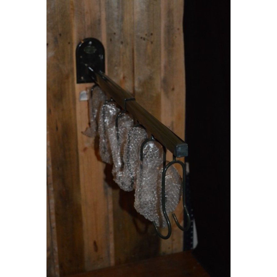 Wandbeugel om tuingereedschap aan op te hangen-1