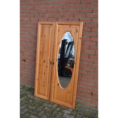 Grenen kastdeuren set met spiegel 