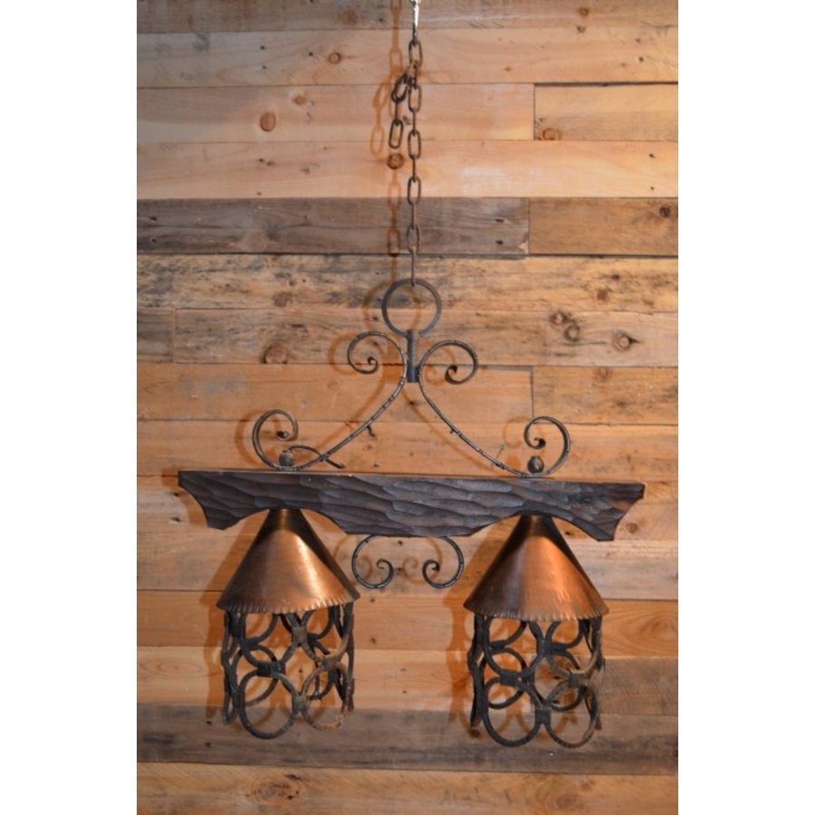 Landelijke hanglamp van smeedijzer en hout met twee lichtpunten-2