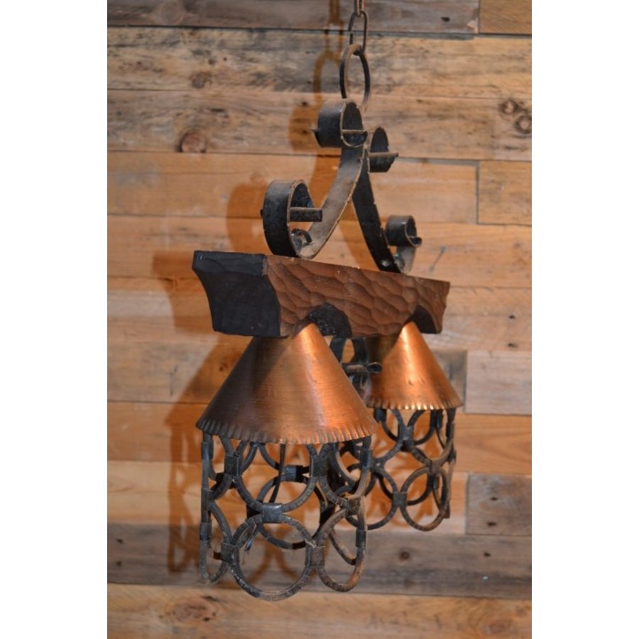 Landelijke hanglamp van smeedijzer en hout met twee lichtpunten-3