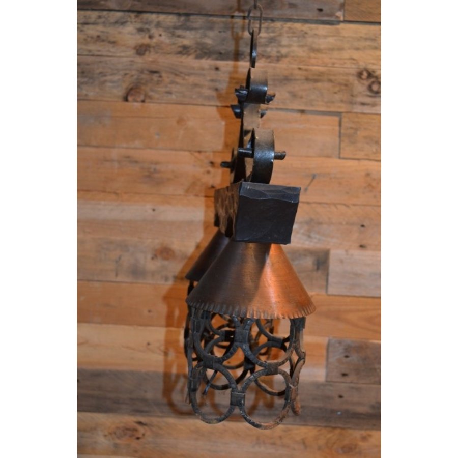 Landelijke hanglamp van smeedijzer en hout met twee lichtpunten-4