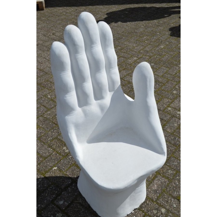 Betonnen handen en tafel tuinset sculptuur zitmeubel beton-5