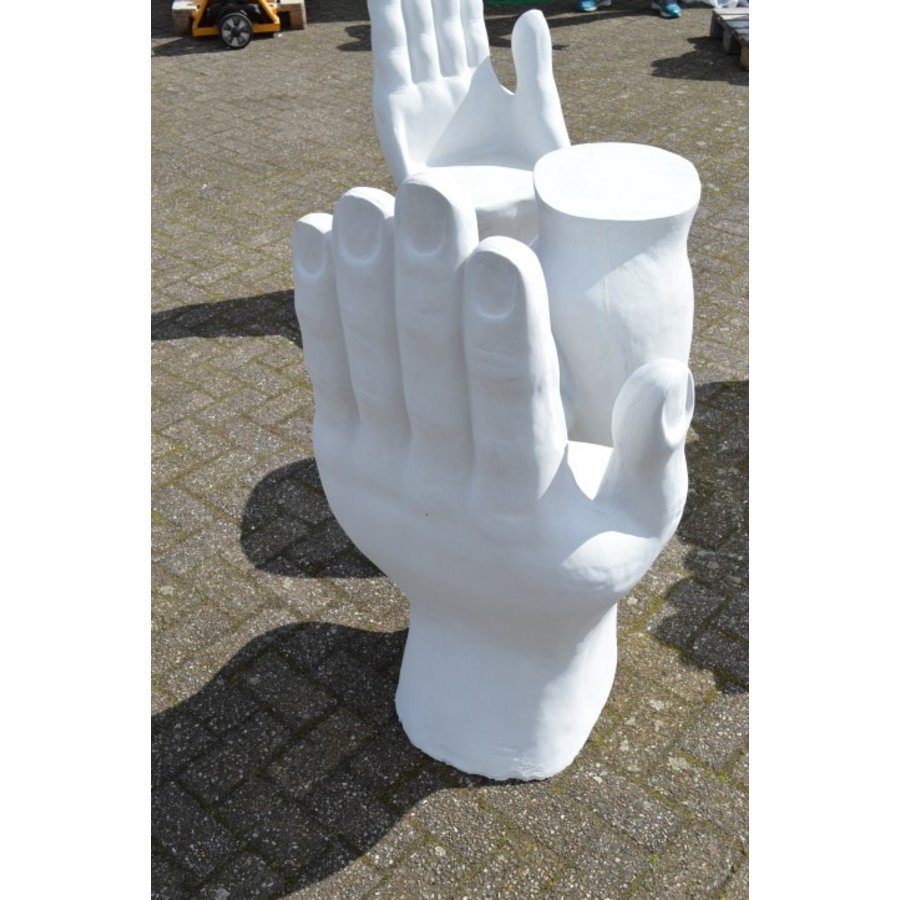 Betonnen handen en tafel tuinset sculptuur zitmeubel beton-8