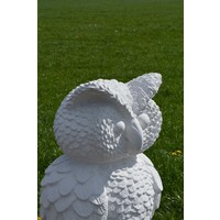 thumb-Betonnen wijze uil op sokkel als tuinbeeld met veel details-5