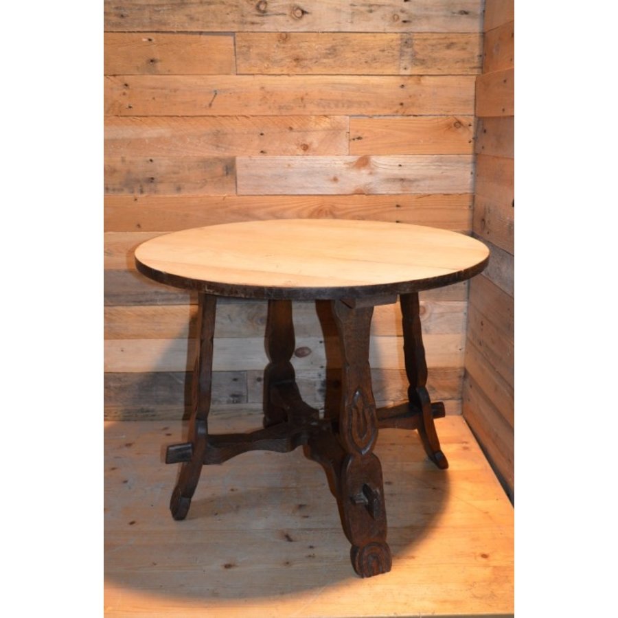 Oud eikenhouten bijzettafeltje met bewerkte poten – Opknapper tafel-1