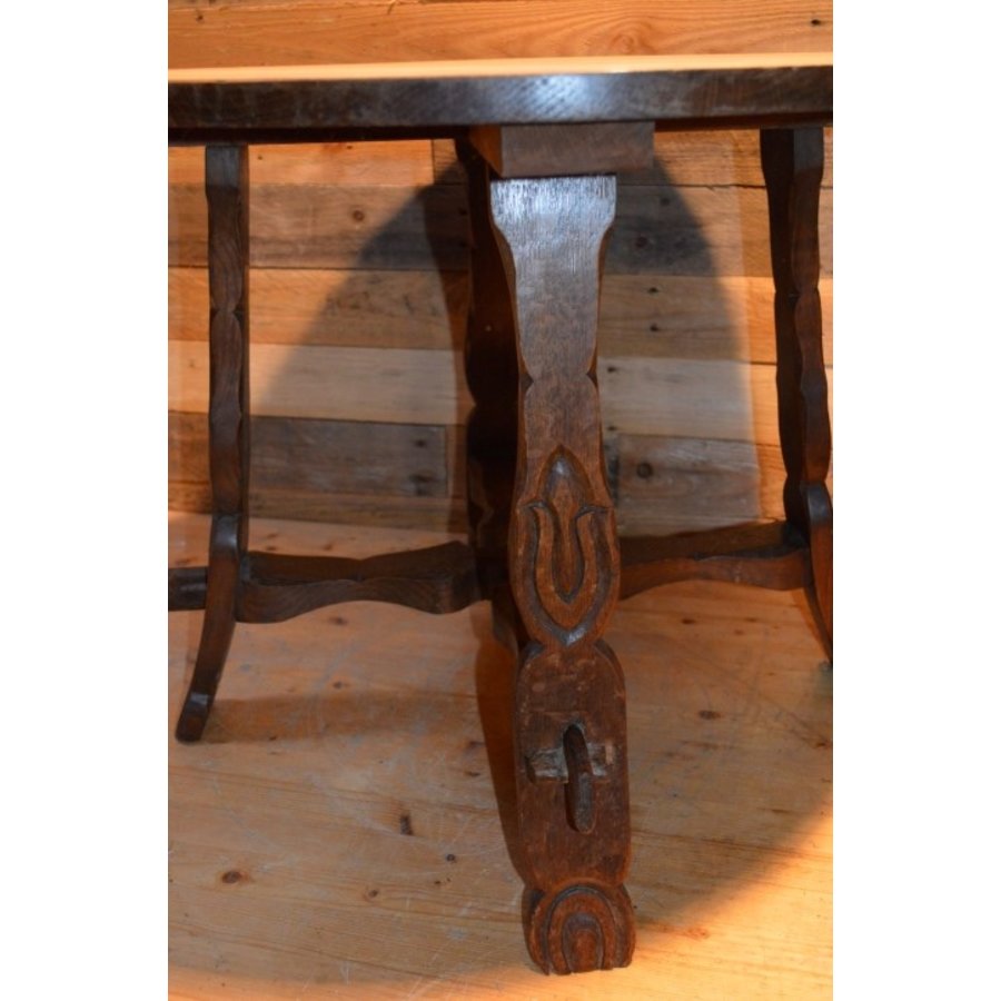 Oud eikenhouten bijzettafeltje met bewerkte poten – Opknapper tafel-2
