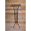 LoodsVol, Tweedehands Smeedijzeren decoratiekrans op metalen driepoot